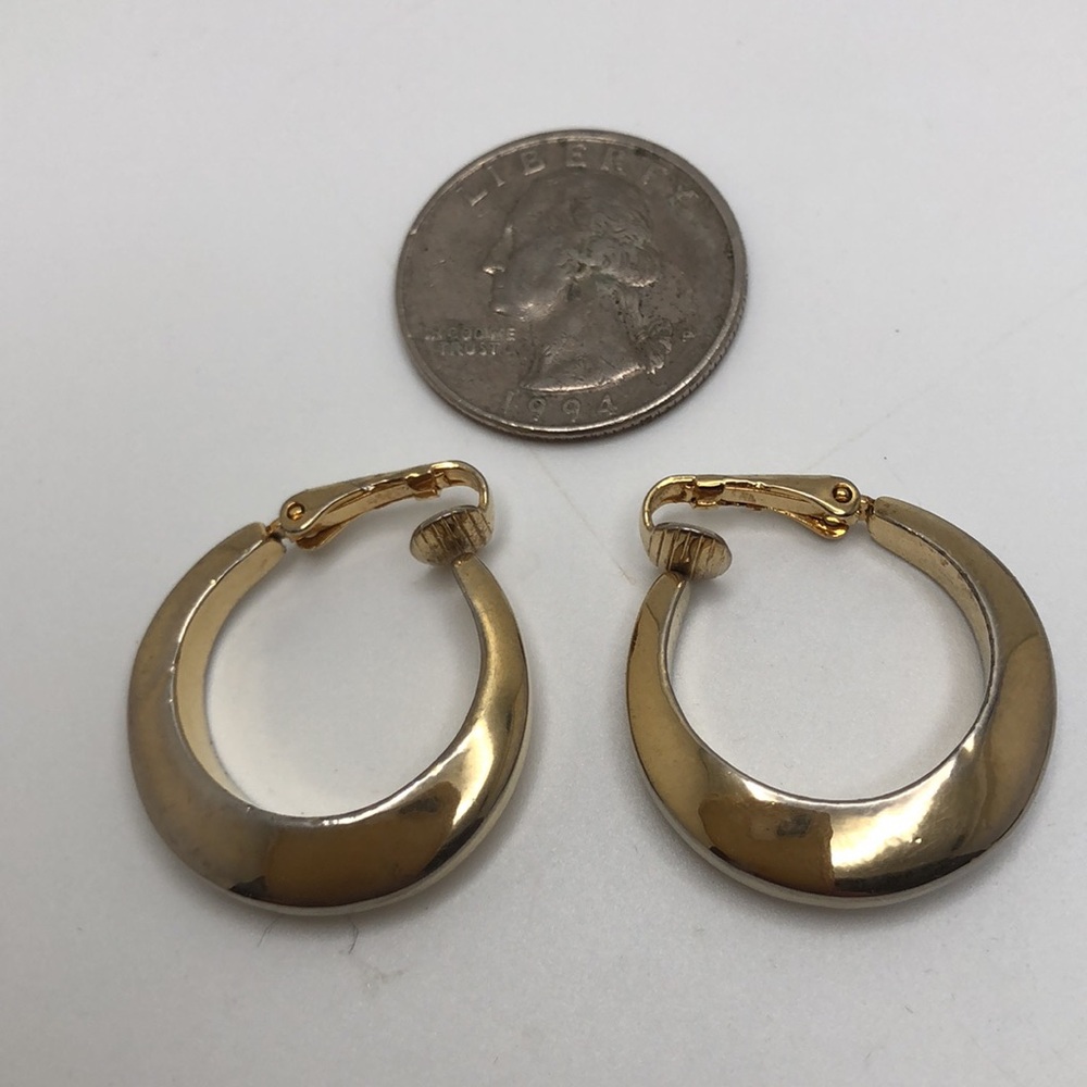 BERGERE Vintage Gold Tone Hoop Earrings, Signed Bergere Clip On Earrings 23mm - Picture 5 of 9